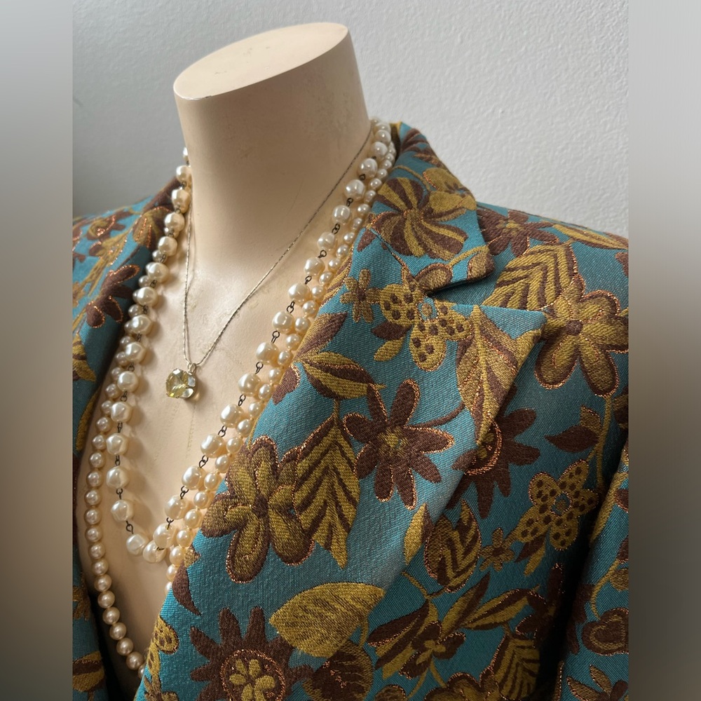 Floral Embroidered Teal Blazer with button closure by Jean Costa made in France - Picture 3 of 10